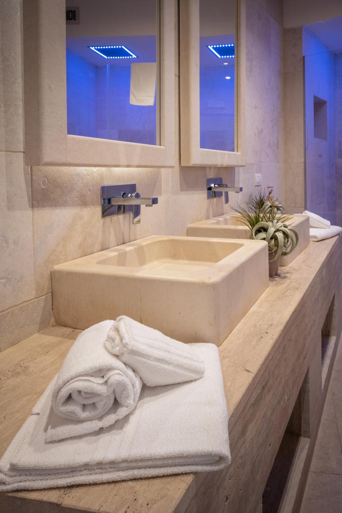 Hotel Barone Di Mare Torre dell'Orso Esterno foto