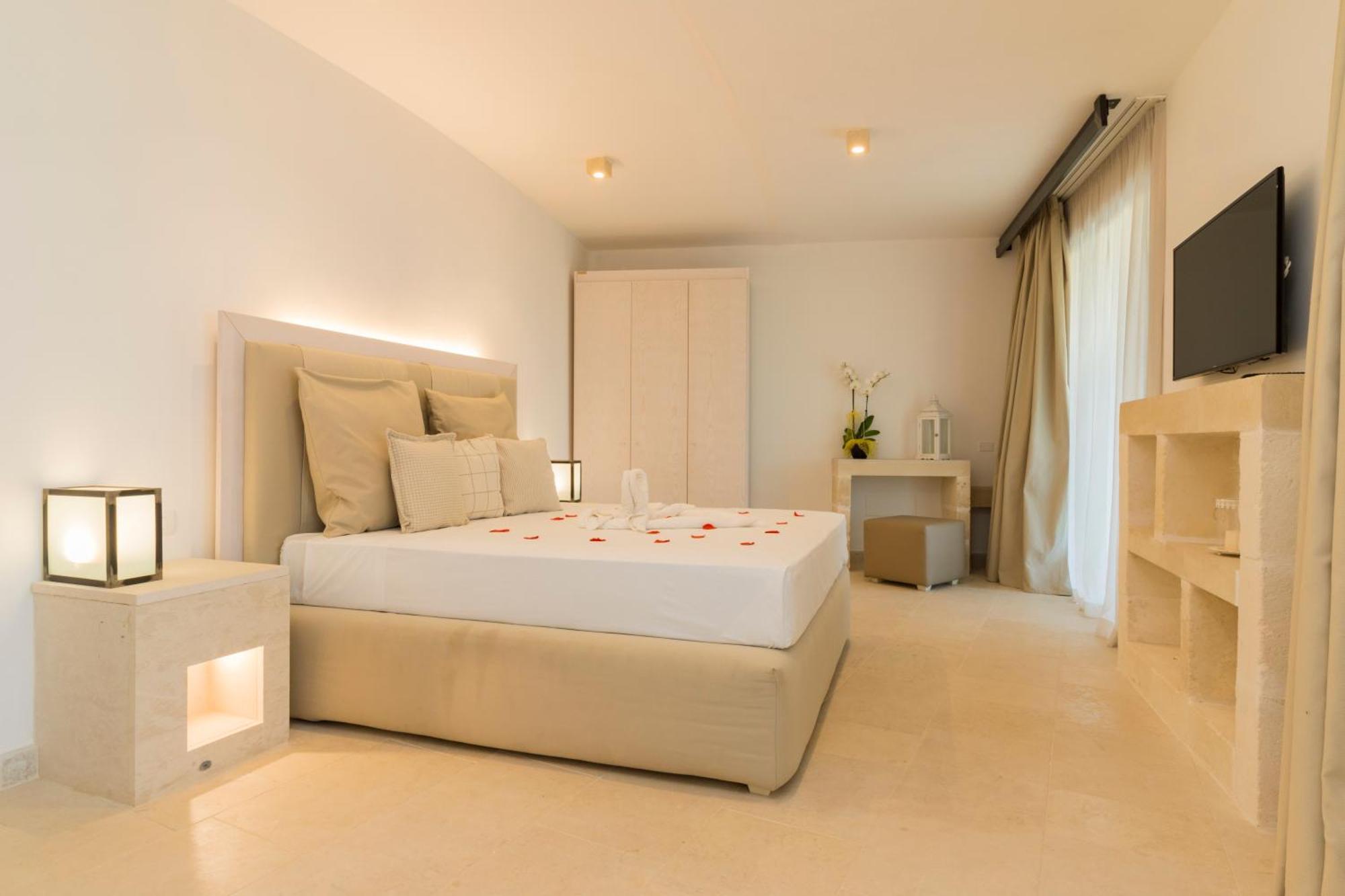 Hotel Barone Di Mare Torre dell'Orso Esterno foto